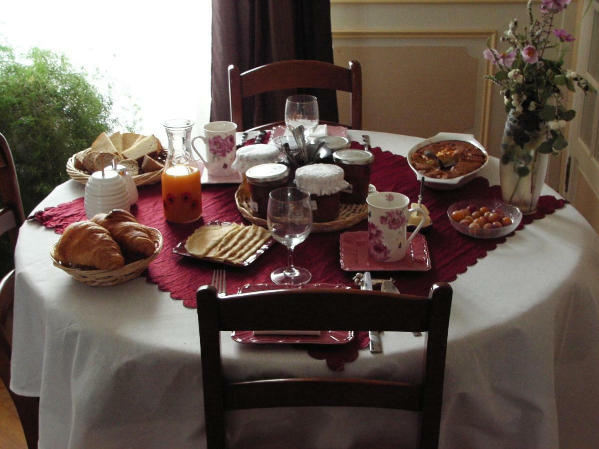 La Tourelle Des Echelles Bed & Breakfast Lésigny Dış mekan fotoğraf