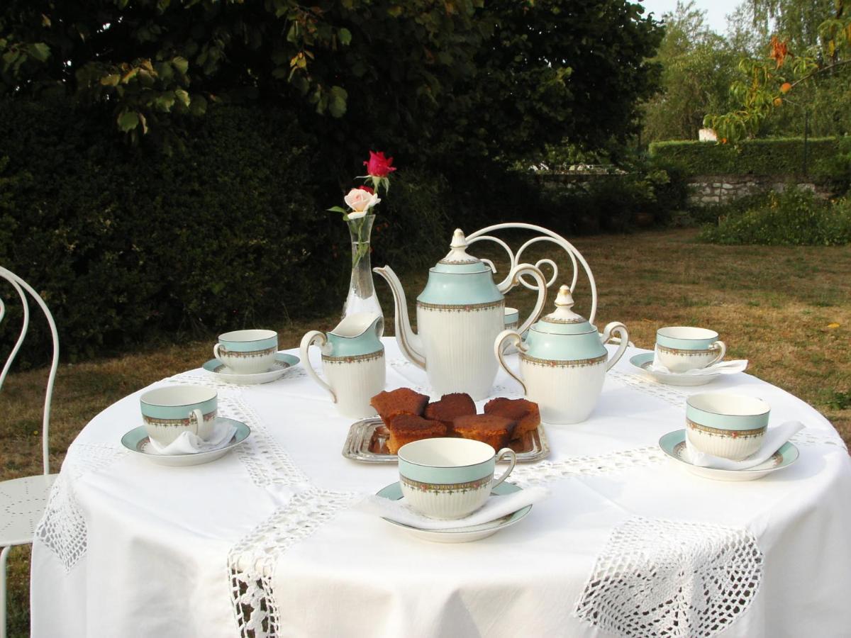 La Tourelle Des Echelles Bed & Breakfast Lésigny Dış mekan fotoğraf